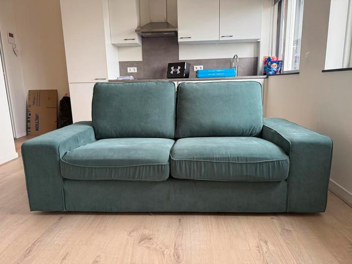 IKEA KIVIK 2-zitsbank groen - goede staat - krat Hertog Jan, Huis en Inrichting, Banken | Bankstellen, Gebruikt, Rechte bank, Tweepersoons