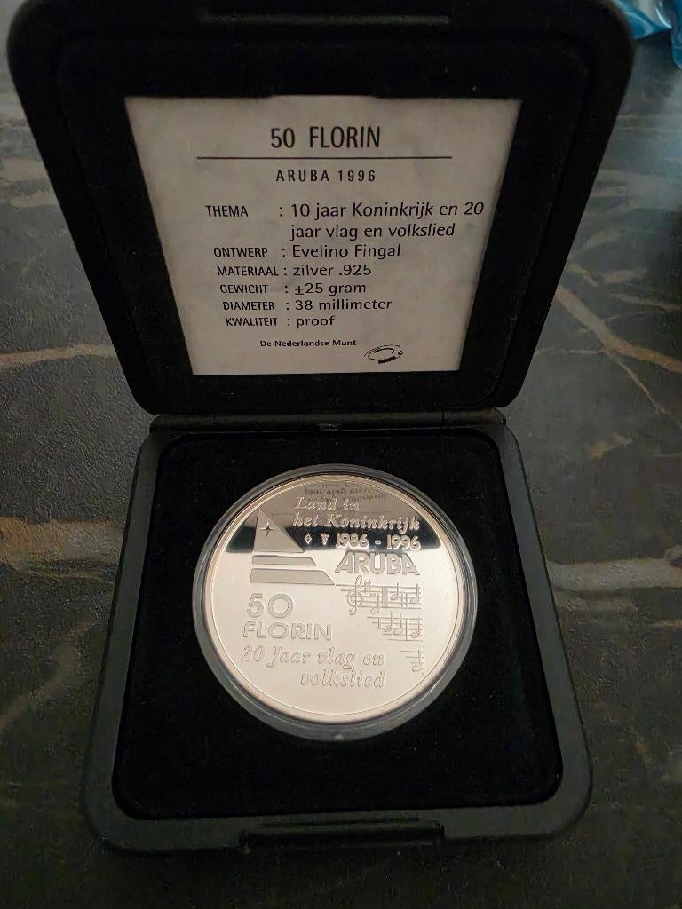 50 florin Aruba 10 jaar koningkrijk 20 jaar vlag volkslied, Postzegels en Munten, Munten | Nederland, Verzenden, Koningin Beatrix