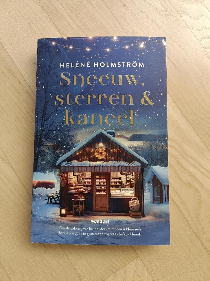Helene Holmstrom - Sneeuw, sterren en kaneel, Boeken, Romans, Nieuw, Nederland, Ophalen of Verzenden