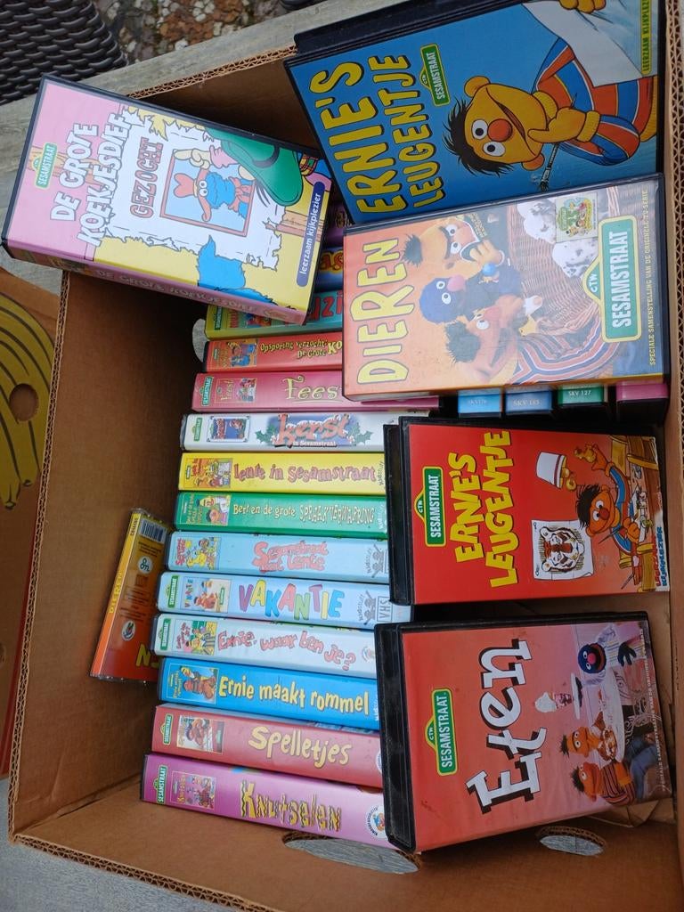 VHS doos vol Sesamstraat, Ophalen