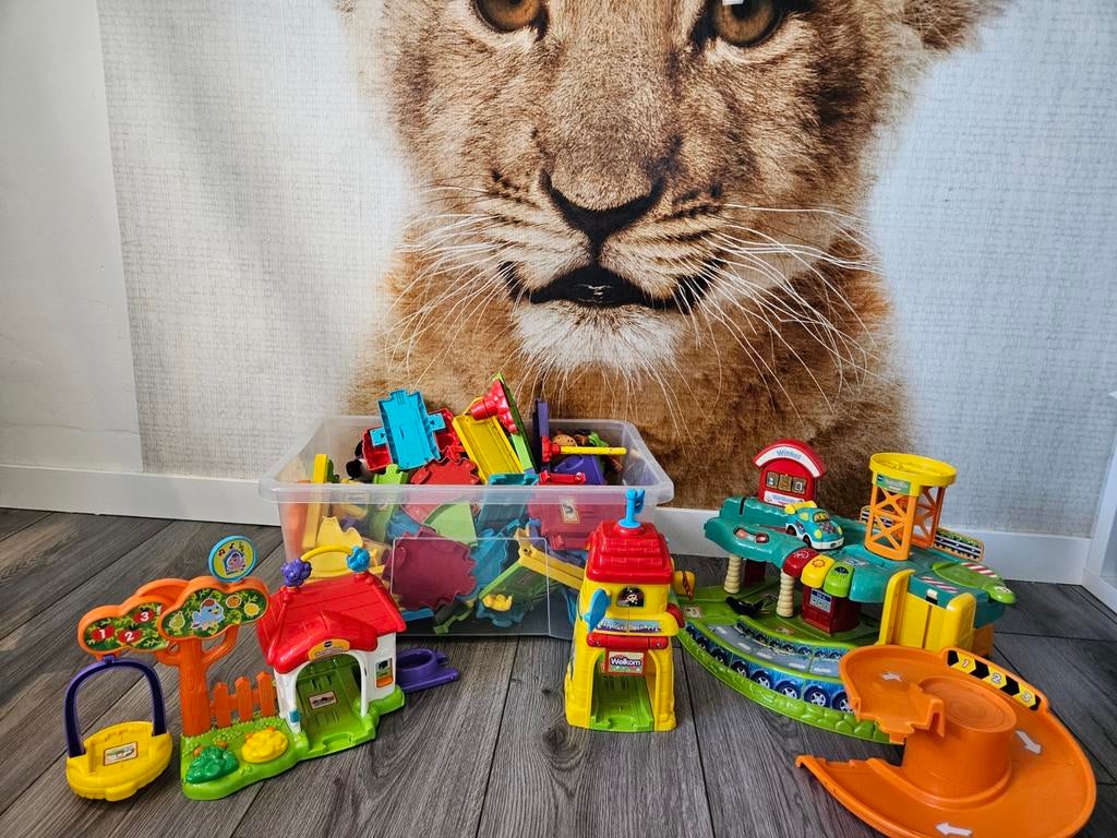 V tech toetoet, Hobby en Vrije tijd, Feestartikelen, Ophalen, Gebruikt, Versiering