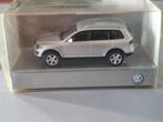 1:87 Volkswagen VW Touareg zilvergrijs in OVP Wiking € 7,50, Verzenden, Zo goed als nieuw, Auto, Wiking