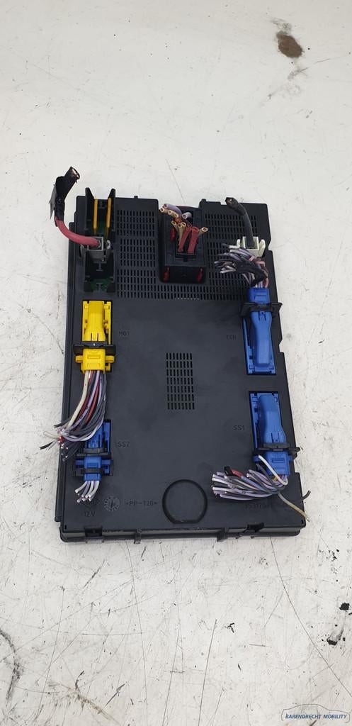 UCH zekeringkast Avantime Renault 6025410528 voetenruimte pa, Auto-onderdelen, Elektronica en Kabels, Renault Group, Gebruikt