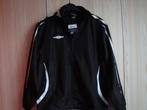 Maat 152. Nieuw zwart UMBRO sport / zomer jack., Kinderen en Baby's, Kinderkleding | Maat 152, Umbro, Ophalen of Verzenden, Jongen