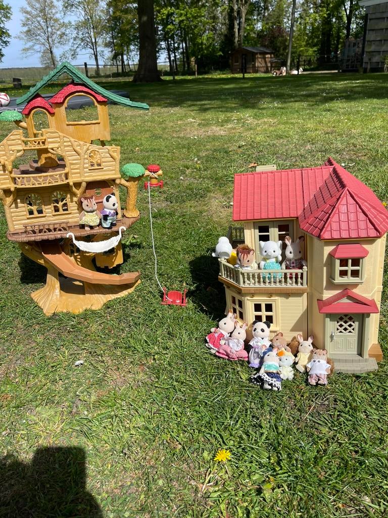 Sylvanian families huis met boomhut, Ophalen, Zo goed als nieuw, Poppenhuis