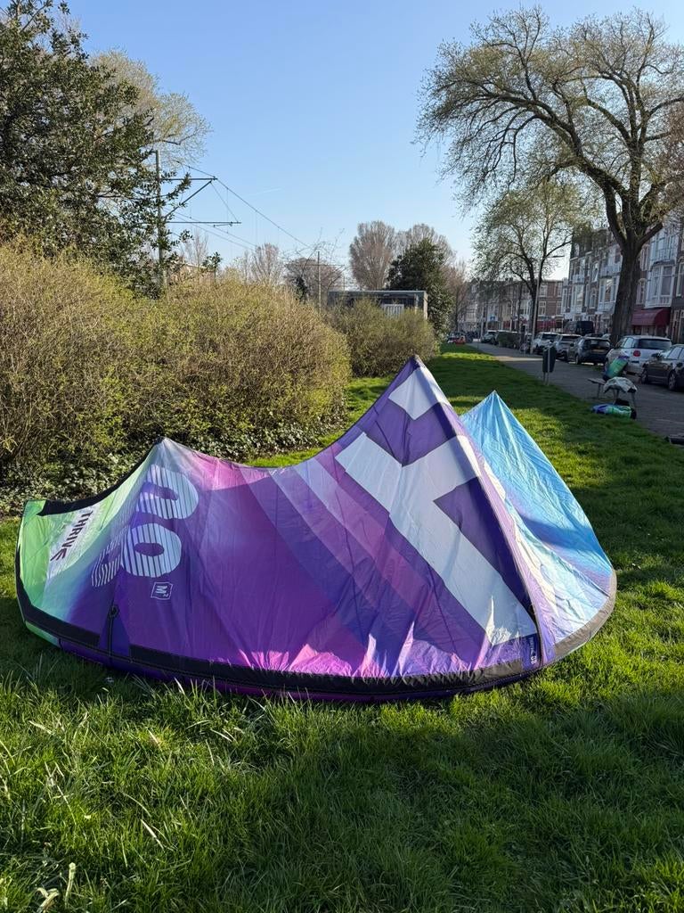 Kite Harlem Thrive 8m -, Watersport en Boten, Kitesurfen, Zo goed als nieuw, Kite, 8 m², Geen board, Ophalen of Verzenden