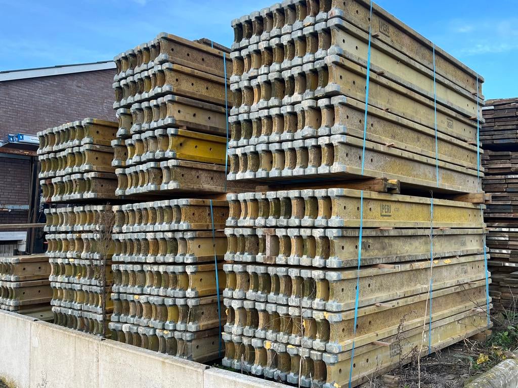 Stempels houten balken onderslagen bekisting, Ophalen of Verzenden, Zo goed als nieuw, Balk, Vuren