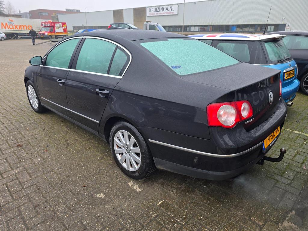 Volkswagen Passat 2.0 FSI (export), 730 kg, Gebruikt, 4 cilinders, Zwart
