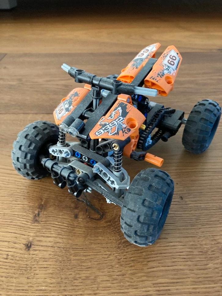 Aangeboden LEGO Technic Quad - 9392, Kinderen en Baby's, Speelgoed | Duplo en Lego, Zo goed als nieuw, Lego, Complete set, Ophalen