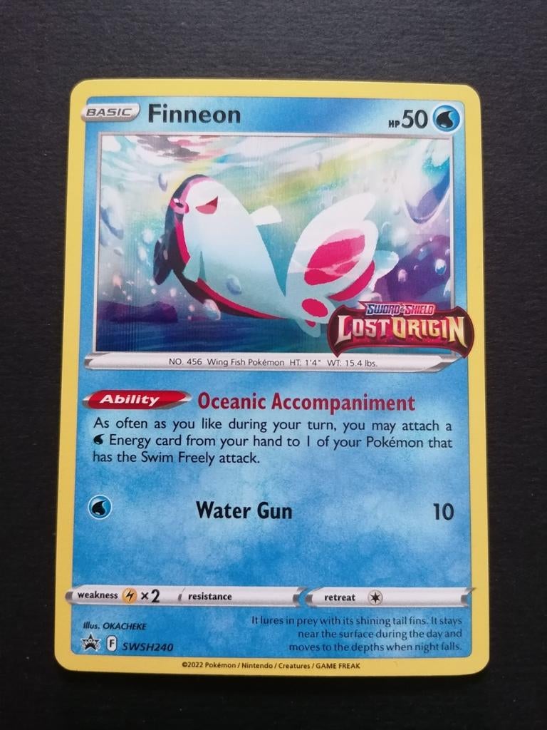 Finneon - Holofoil SWSH240 Black Star Promo Stamped - PKMN, Ophalen of Verzenden, Zo goed als nieuw, Foil