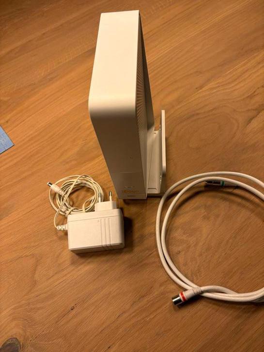 Ziggo Connectbox Router met modem en toebehoren, Computers en Software, Routers en Modems, Gebruikt, Router met modem, Ophalen of Verzenden