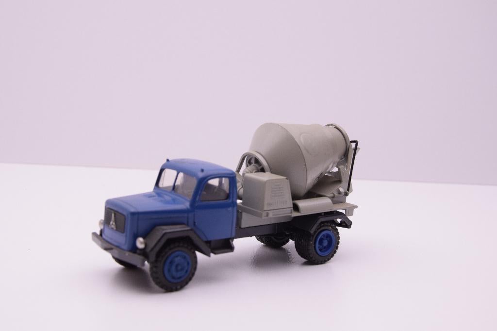 Magirus Deutz betonmixer  '' Conrad '', Ophalen of Verzenden, Zo goed als nieuw, Bus of Vrachtwagen, Conrad