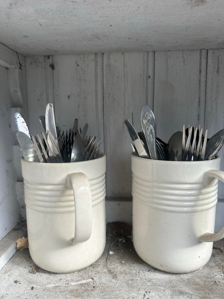 Twee beige keramieken kannen, Antiek en Kunst, Antiek | Keramiek en Aardewerk, Ophalen of Verzenden
