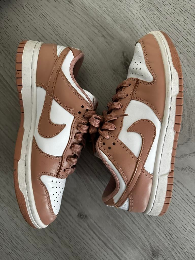 Nike dunk low pink sneakers maat 37,5, Kleding | Dames, Schoenen, Ophalen of Verzenden, Zo goed als nieuw, Roze, Sneakers of Gympen