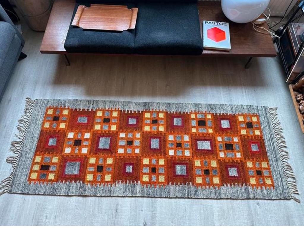Kelim vloerkleed vintage 75 cm breed 200 cm lang, Huis en Inrichting, Stoffering | Tapijten en Kleden, Ophalen of Verzenden, Zo goed als nieuw