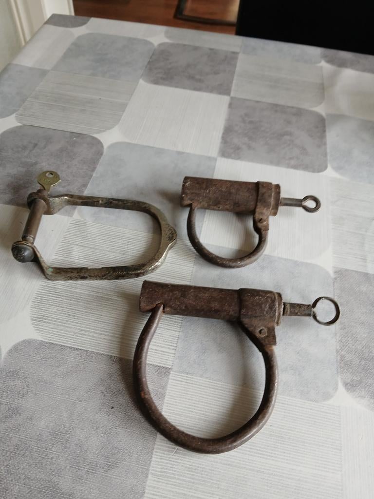 3 antieke sloten, Antiek en Kunst, Ophalen of Verzenden