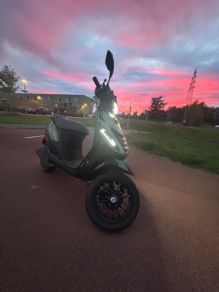 Piaggio zip 125, Fietsen en Brommers, Scooters | Piaggio, Ophalen, Zo goed als nieuw, Benzine, Zip
