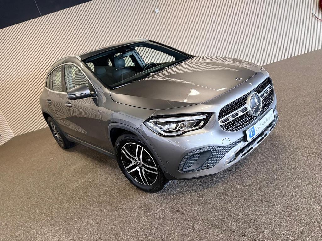 Mercedes-Benz GLA 200 Progressive-CAMERA-APPLE CARPLAY-ECC-S, Auto's, 12 maanden, 15 km/l, 4 cilinders, 165 pk
