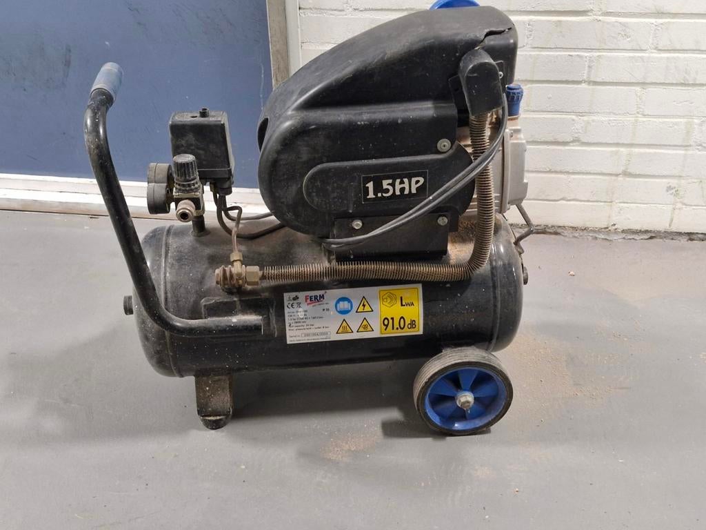 Ferm compressor FCO-1524, Doe-het-zelf en Verbouw, Minder dan 25 liter, Ophalen, Gebruikt, 6 tot 10 bar