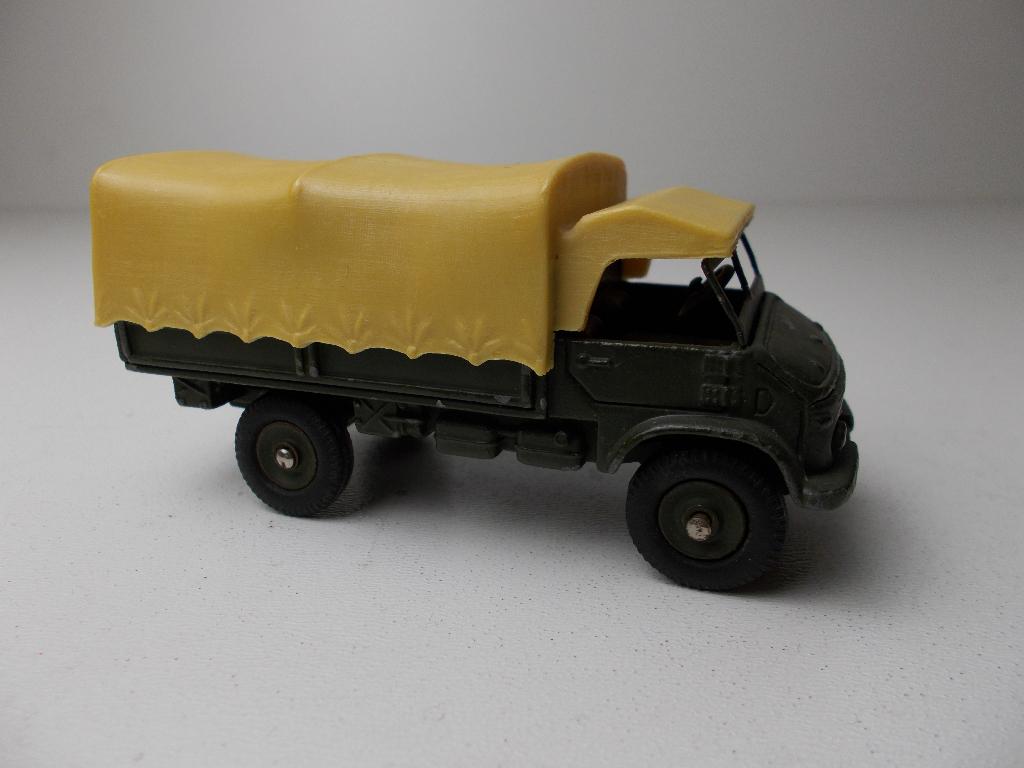 1961 Dinky Toys 804 MERCEDES-BENZ UNIMOG + vervangende HUIF!
