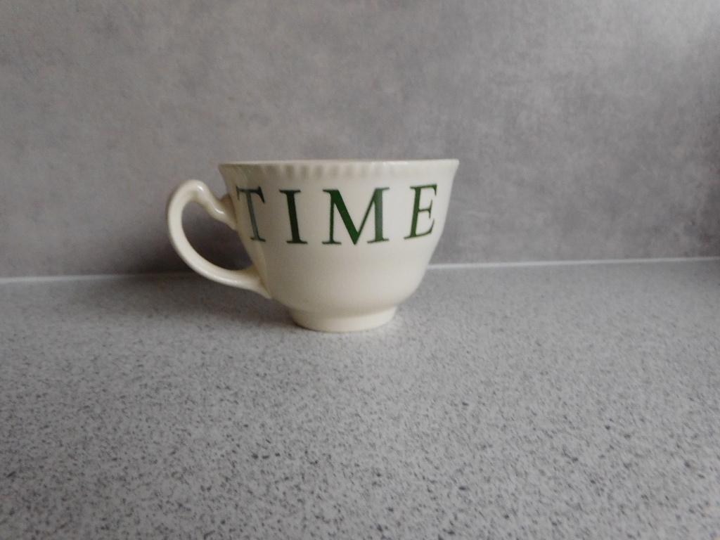 Kop Time for Tea Down Tools Wood & Sons, Huis en Inrichting, Keuken | Servies, Keramiek, Ophalen of Verzenden, Zo goed als nieuw