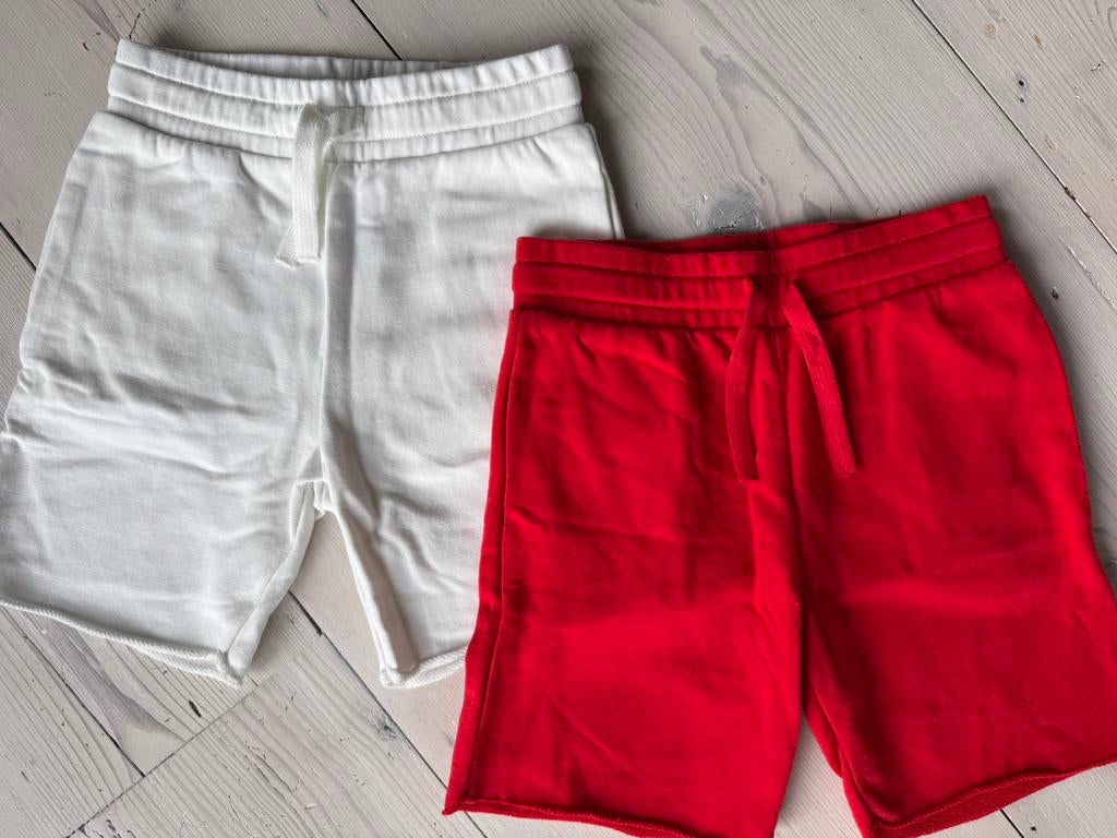 Mooie set van twee H&M jersey shorts size 134, Broek, H&M, Ophalen of Verzenden, Zo goed als nieuw