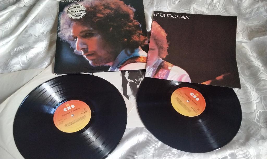 2 Lp's Bob Dylan At Budokan Live Near Mint Booklet en Poster, Ophalen, Gebruikt, 12 inch, Poprock