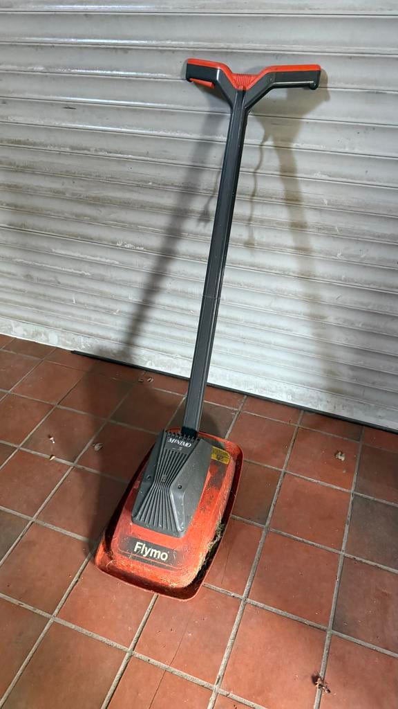Flymo Minimo Elektrische Zweefmaaier - Compact en Lichtgewic, Ophalen, Gebruikt, Elektrische grasmaaier, Minder dan 30 cm