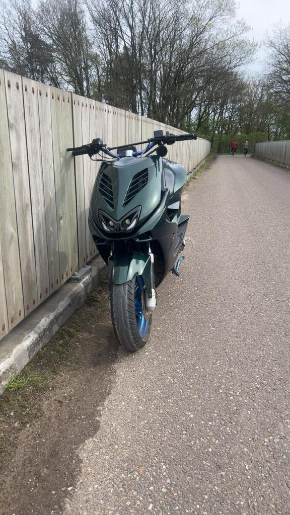 yamaha aerox 70cc, Fietsen en Brommers, Scooters | Yamaha, Zo goed als nieuw, Aerox, Tweetakt, Ophalen