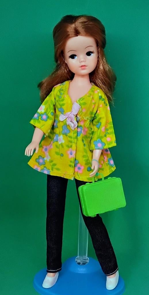Vintage Barbie Sindy/Fleur Blouses Floral Broek Jeans Koffer, Verzenden, Gebruikt, Kleertjes