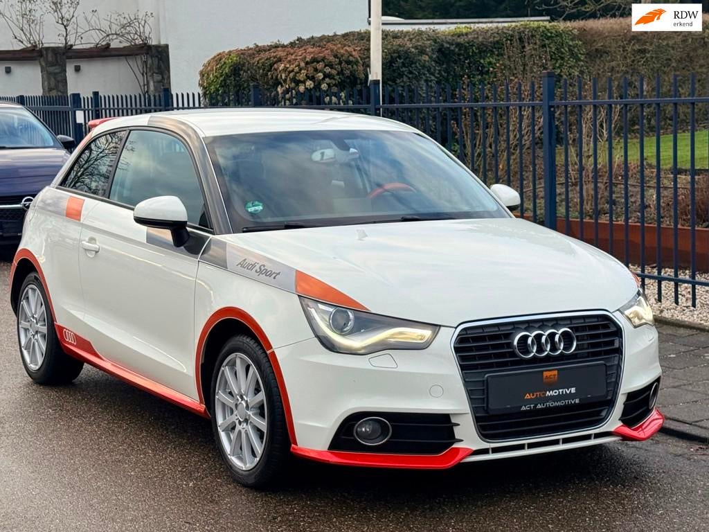 Audi A1 1.4 TFSI Sportline Attraction, Voorwielaandrijving, Euro 5, Zwart, Leder en Stof