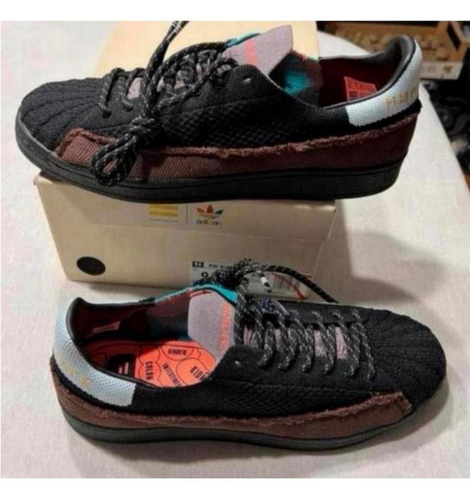 Adidas PW SUPERSTAR FY1787 maat 43 Pharrell Human Race Black, Zwart, Nieuw, Ophalen of Verzenden, Sneakers of Gympen