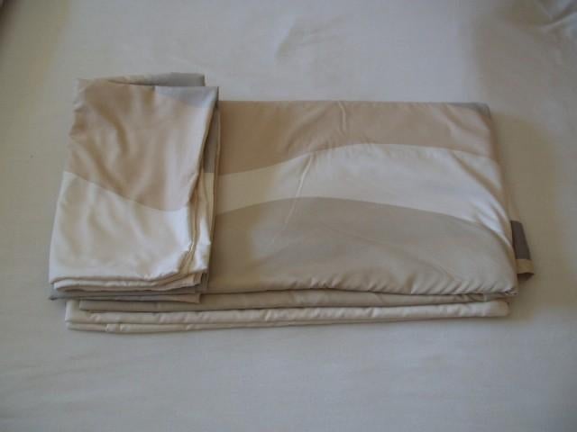 Synthetisch dekbedovertrek 200x210 met 2 kussenslopen., Huis en Inrichting, Slaapkamer | Beddengoed, Ophalen, Zo goed als nieuw