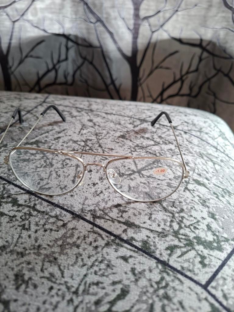 2x nieuw bril voor veraf sterkte -1 en -2, Ophalen of Verzenden, Nieuw, Bril, Overige merken