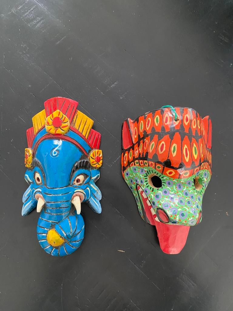 Masker, kleurrijk,hout,india, samen voor €25,00, Ophalen