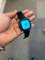 Fitbit Versa 4 Smartwatch - Zwart, Sieraden, Tassen en Uiterlijk, Smartwatches, Gebruikt, Zwart, GPS, Ophalen of Verzenden