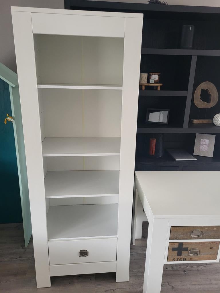Bureau en boekenkast kinderkamer in zeer goede staat, Kinderen en Baby's, Ophalen, Zo goed als nieuw, Jongetje of Meisje