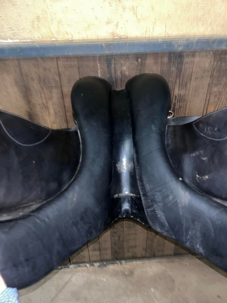 Saddle 17.5, Verzenden
