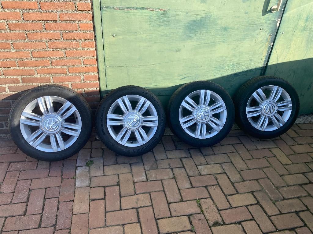 Velgen set Volkswagen UP!  + Banden LM  vw up, 15 inch, Velg(en), Personenwagen, Zomerbanden