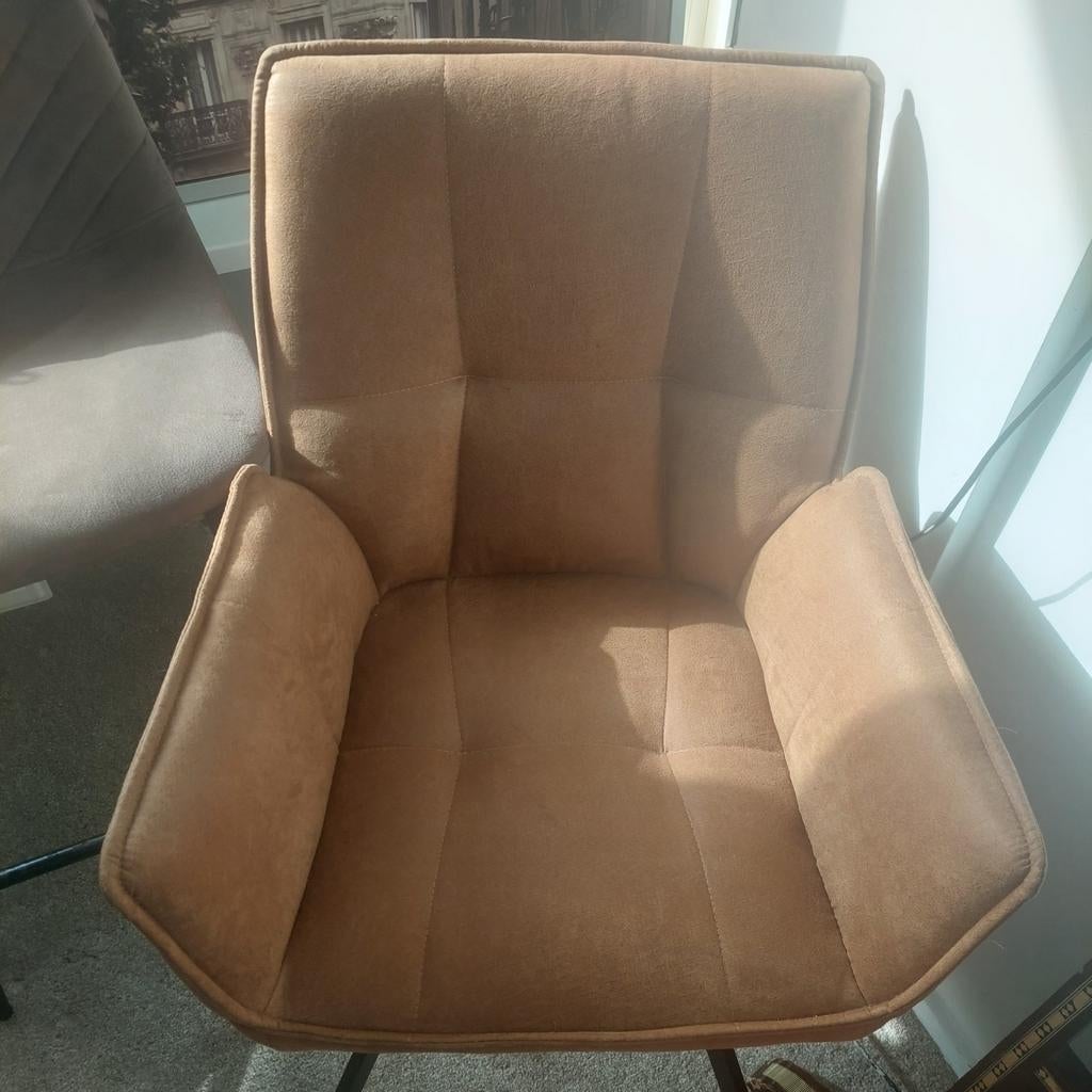2 congac bruine eetkamer- stoelen (goede staat), Huis en Inrichting, Fauteuils, Ophalen, Zo goed als nieuw, Minder dan 75 cm, 50 tot 75 cm
