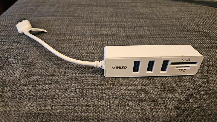 MINISO USB Hub met Kaartlezer (SD/TF), Computers en Software, Geheugenkaartlezers, Zo goed als nieuw, Ophalen of Verzenden