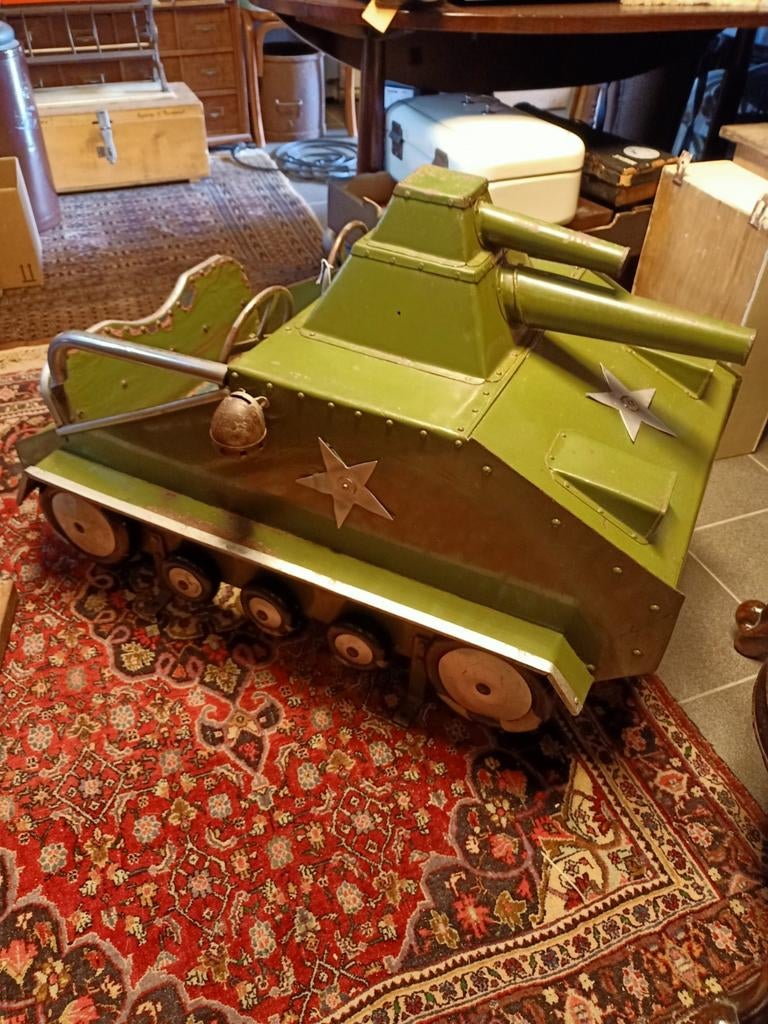 Antieke draaimolen tank (zeldzaam), Antiek en Kunst, Antiek | Speelgoed, Ophalen