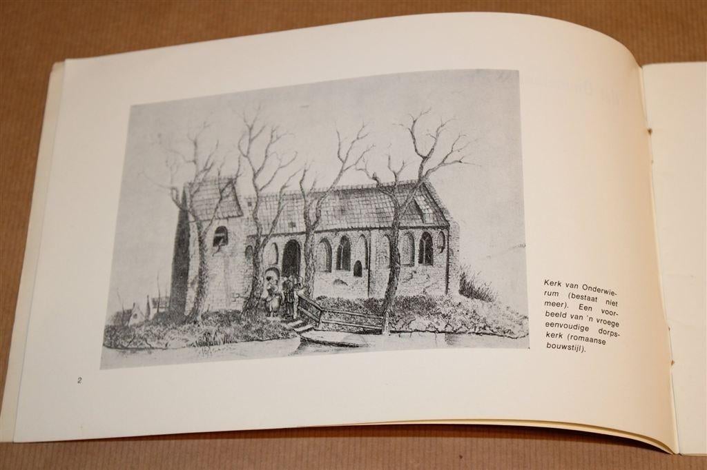 Oude Groninger Kerken — Catalogus Museum Verhildersum [1972], Ophalen of Verzenden, Gelezen