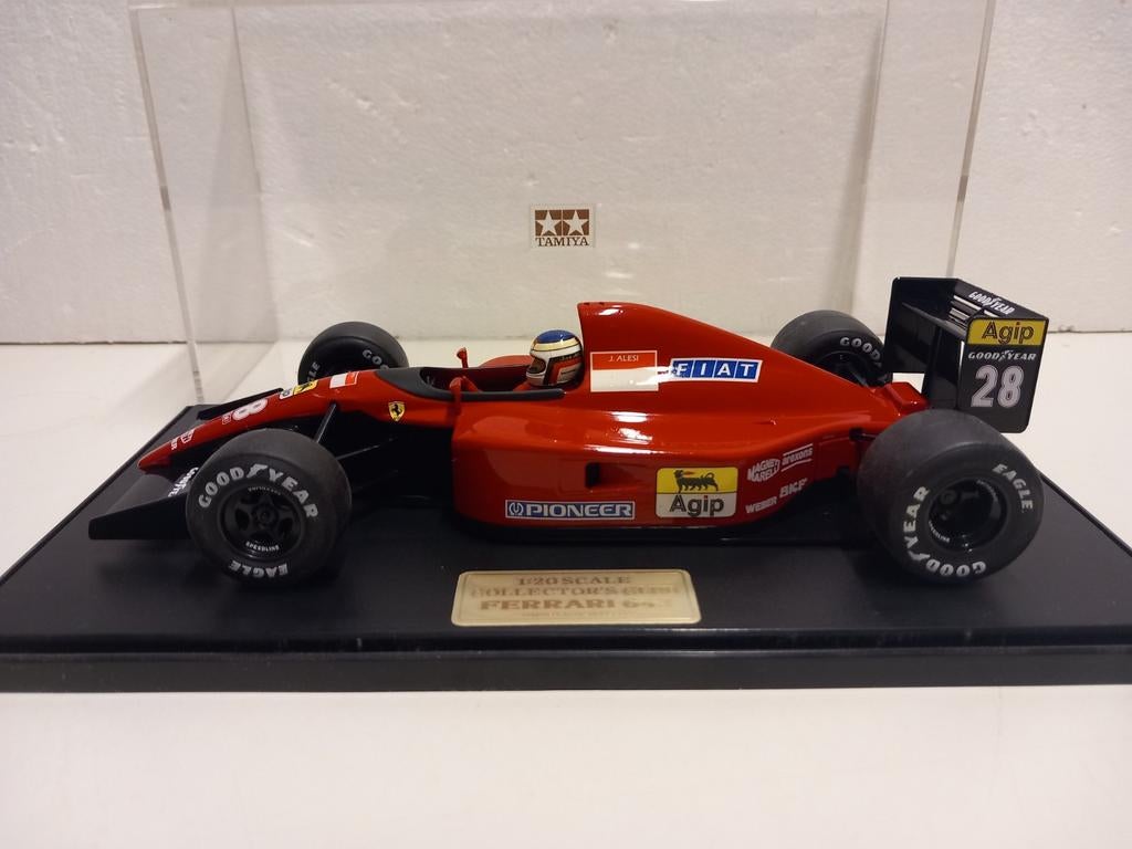 Ferrari 643 Alesi Formule 1 Tamiya vitrinebox 1:20 KRD, Ophalen of Verzenden, Zo goed als nieuw, Auto, Overige merken