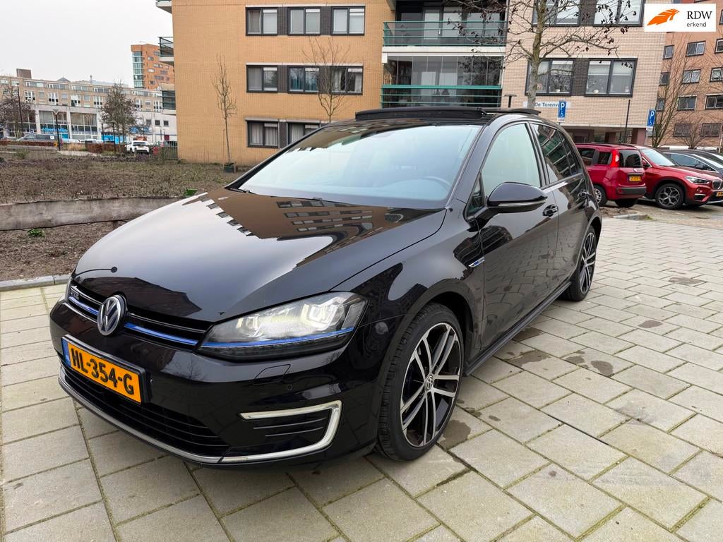 Volkswagen Golf 1.4 TSI GTE | PANO | LEER | FULL OPTIONS, Auto's, 8 kWh, Gebruikt, 4 cilinders, 150 pk