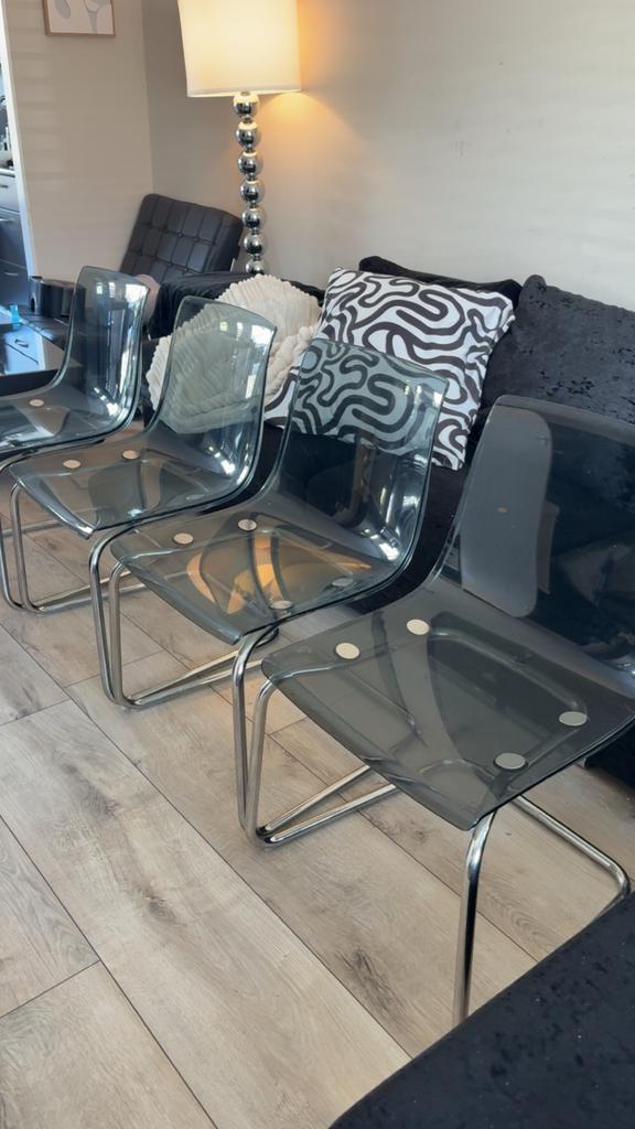 IKEA TOBIAS stoelen - metaal - zwart smoked glas goede staat, Huis en Inrichting, Stoelen, Gebruikt, Vier, Metaal, Zwart, Ophalen of Verzenden