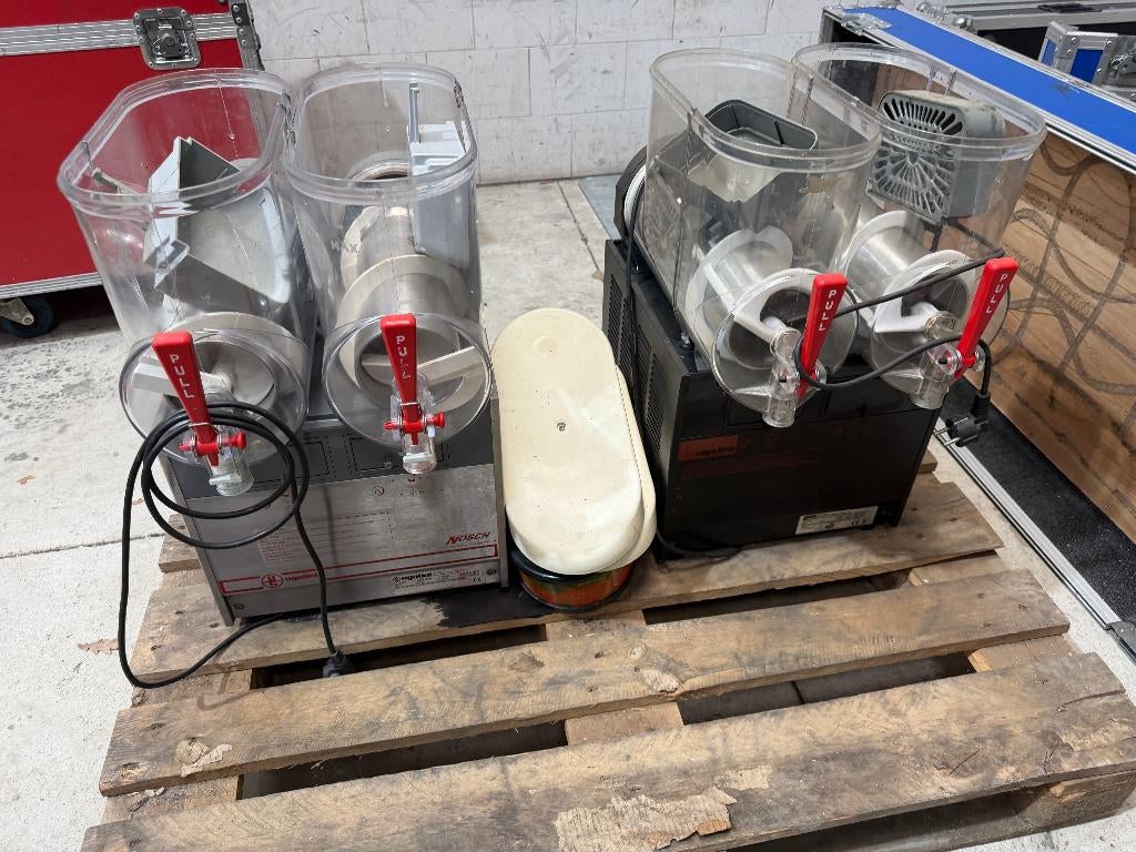 2x Slush puppie machine Ugolini, Witgoed en Apparatuur, IJsmachines, Ophalen, Gebruikt