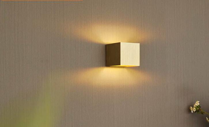 2x oplaadbaar wandlamp goud, Huis en Inrichting, Lampen | Wandlampen, Nieuw, Ophalen