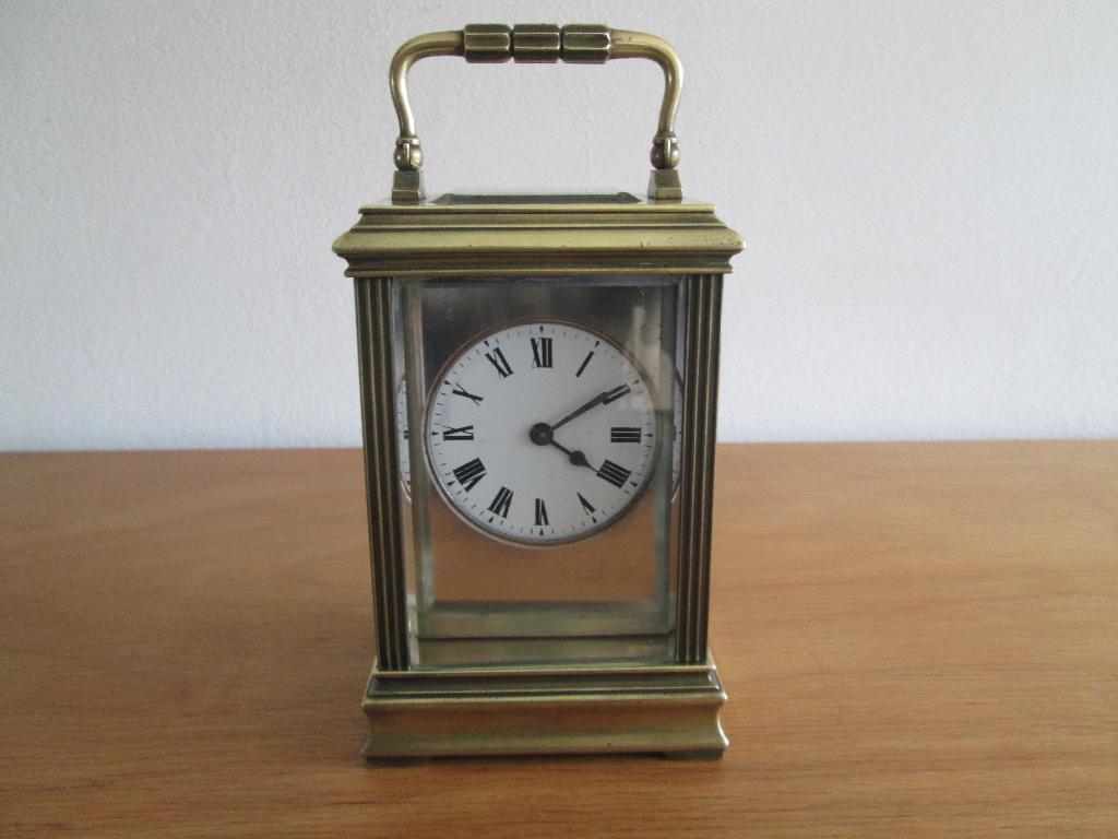 Antieke Reisklok / zwaar messing / rond 1890 / loopt perfect, Antiek en Kunst, Antiek | Klokken, Ophalen of Verzenden