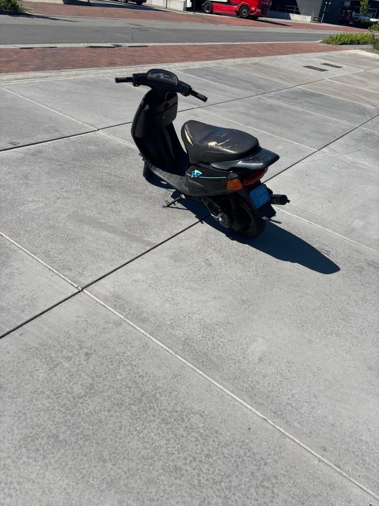 Piaggio Zip Type 2 70cc, Fietsen en Brommers, Scooters | Piaggio, Gebruikt, Zip, Maximaal 25 km/u, Tweetakt, Ophalen